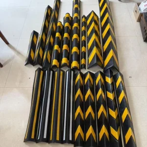 100% Recycled Solid Rubber 1000*100*10mm Garage Wall Edge Safety Rubber Corner Protectors Roadway Products