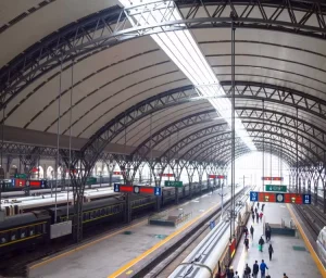 China Steel Structure Factory Low Cost Steel Truss Frame Roof Design for Train/Railway Station Steel Pipe Truss Roof