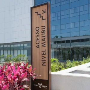 Custom Outdoor Pylon Totem Sign for Shopping Mall Wayfinding and Directional Advertising, Freestanding and Waterproof
