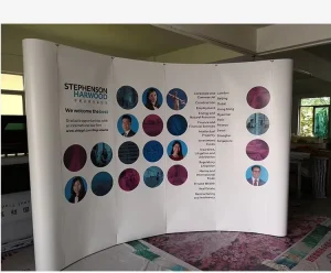 Custom Portable PVC Magnetic Pop up Backdrop Stand Display for Trade Show Exhibition Curved Design