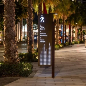 Customized Wayfinding Light Box Directional Aluminum Commercial Pylon Sign for Outdoor Use Waterproof