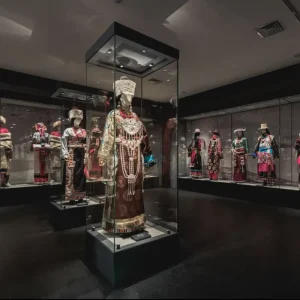 Glass Display Cabinet with Climate Control and LED Lighting for Museum Use