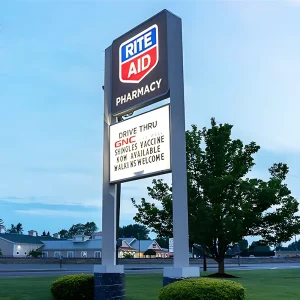 OEM Hospital Pylon Monument Sign Illuminated Standing Advertising Light Box Outdoor Signage Commercial Wayfinding System Sign