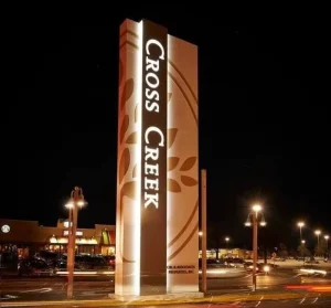Outdoor Decorative Aluminum & Stainless Steel LED Custom Double-Sided Advertising Light Box Business Display Board Pylon Signage