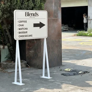 Outdoor Vertical Bracket Double-Sided Road Guide Sign Customization