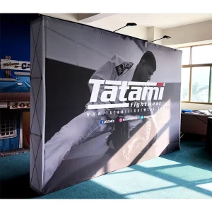 Portable Curved Pop-Up Backdrop Display Stand Made of Durable Polyester