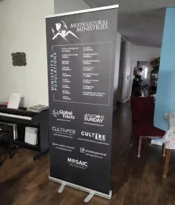 UV-Printed Vinyl Roll Banner with Lightweight Portable Aluminum Stand Adjustable Tool-Free Assembly
