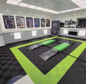 Vented Interlocking Industrial Plastic Garage Floor Tiles for Car Detailing Shops and Workshops